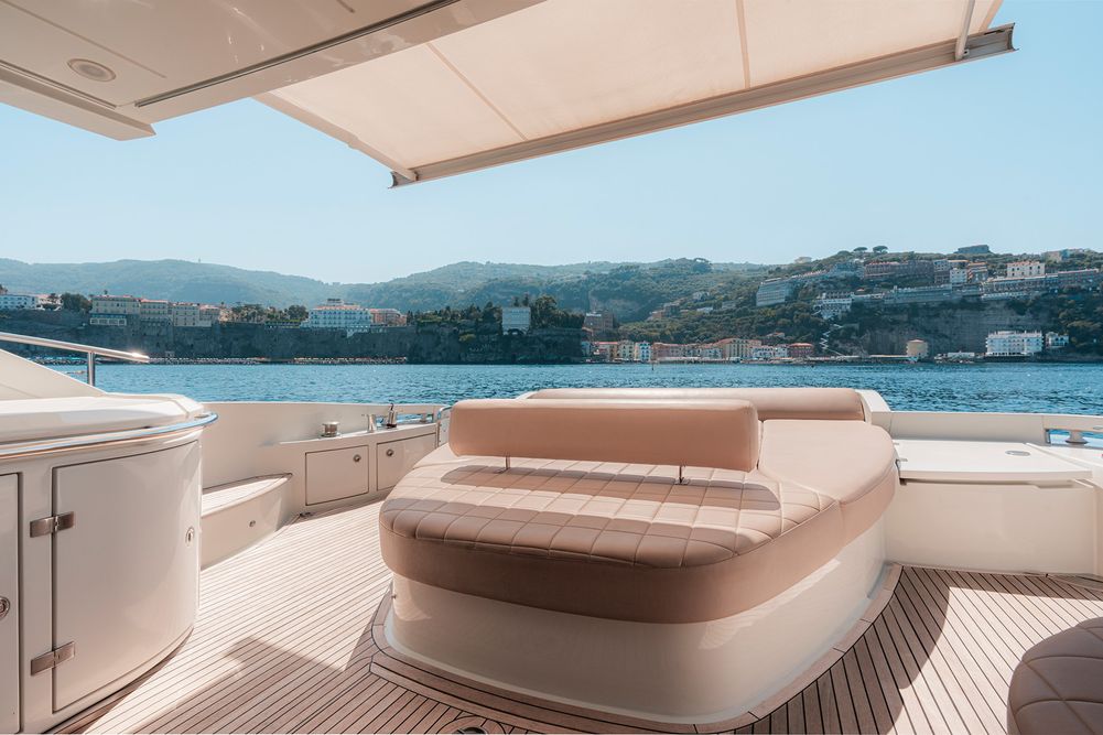 Azimut 62S