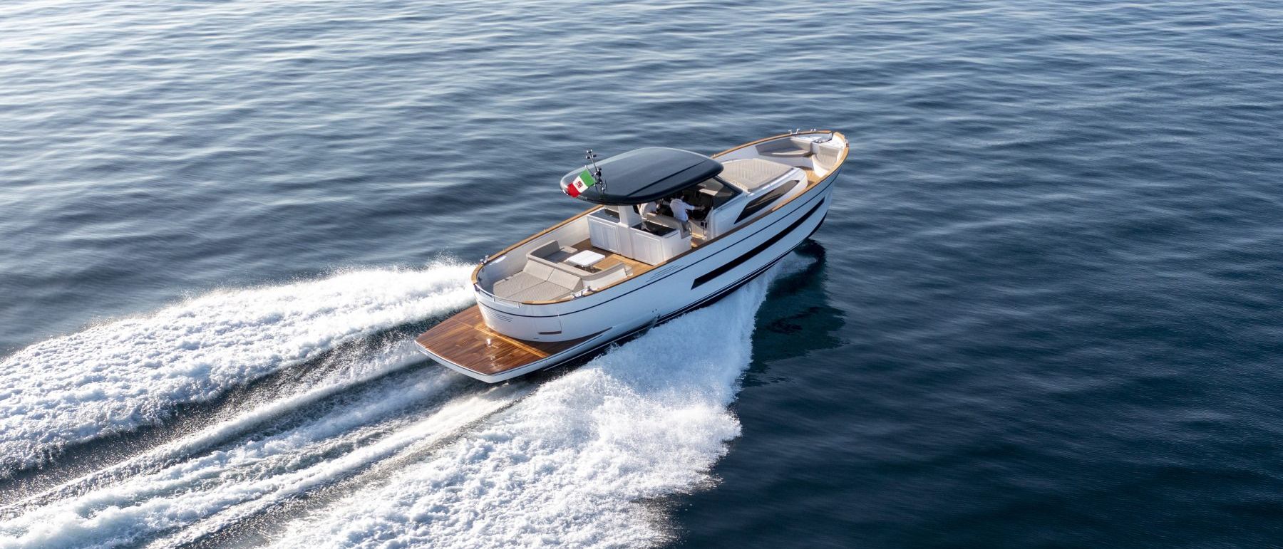 Mare Divino Luxury Charter