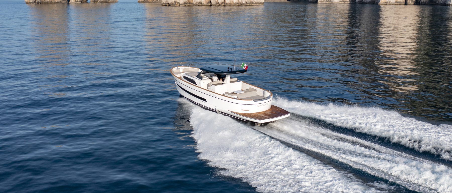 Mare Divino Luxury Charter