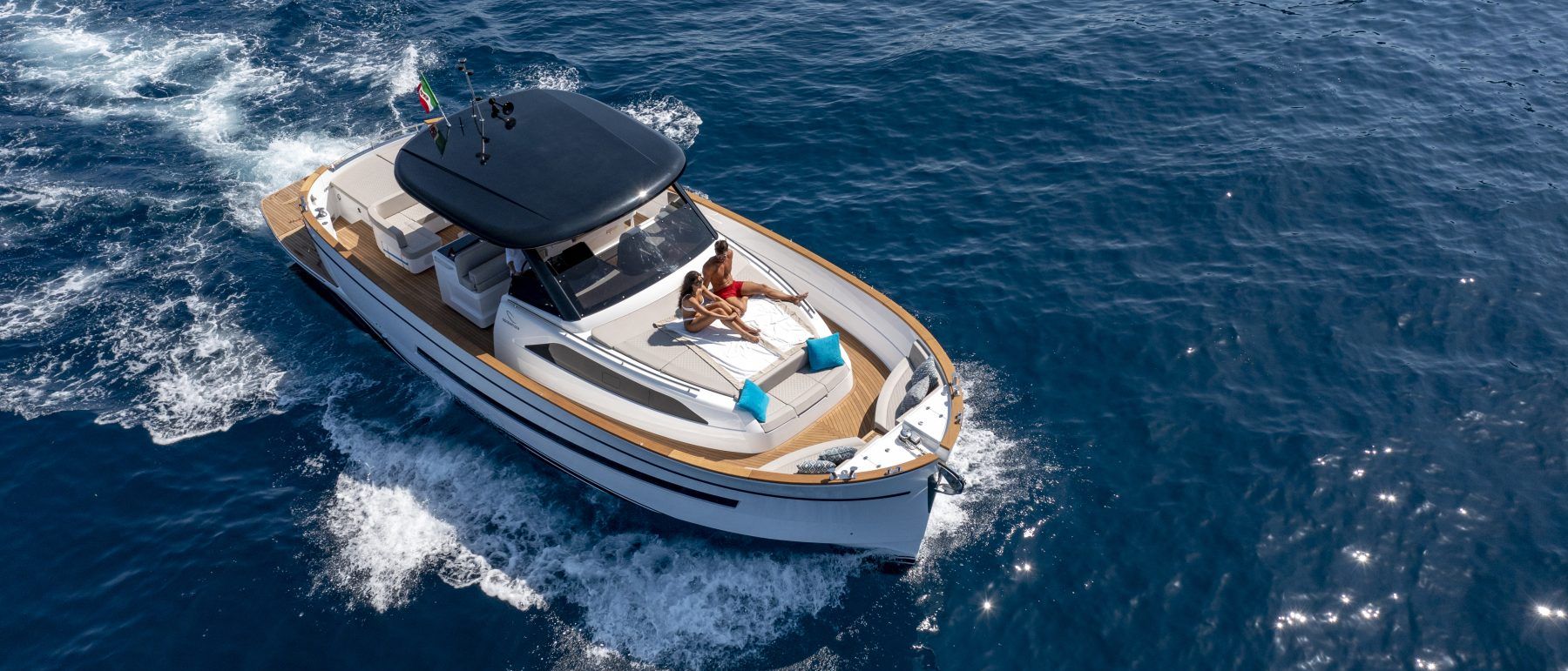Mare Divino Luxury Charter