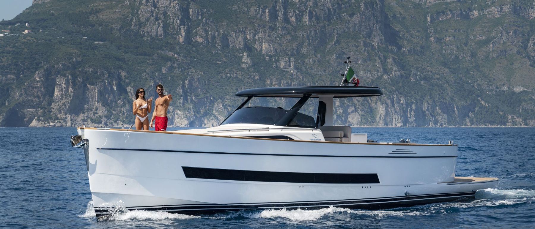 Mare Divino Luxury Charter